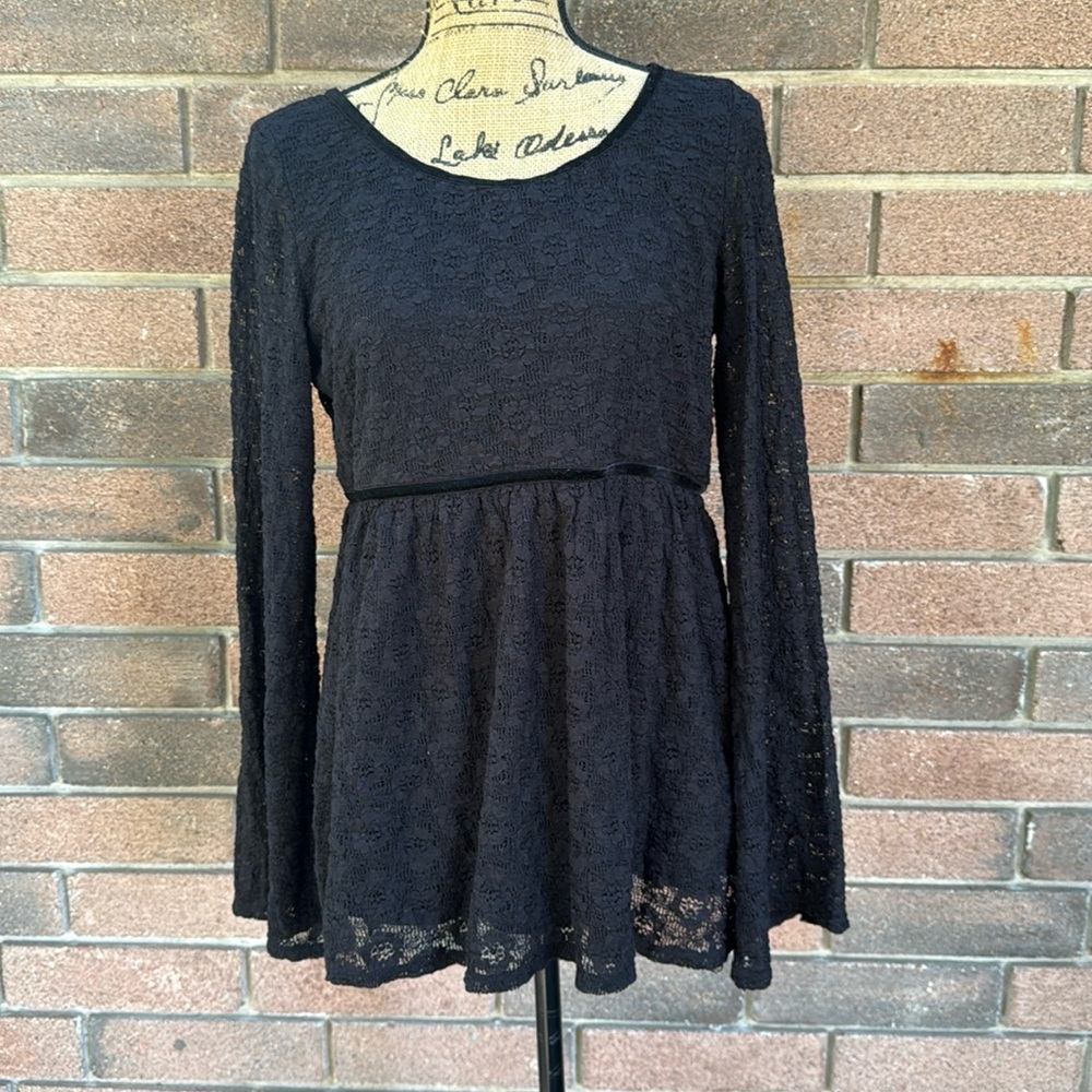 Black Floral Lace Long Sleeve Top Size Large